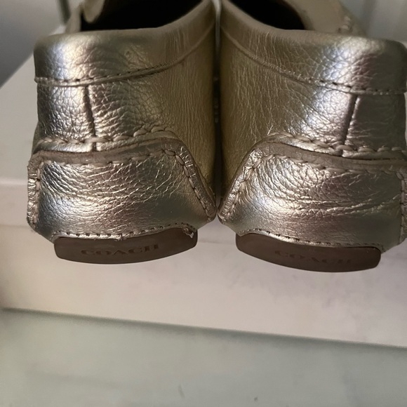 Metallic gold Coach driving shoe , never worn. Size 8.5 - Picture 4 of 4